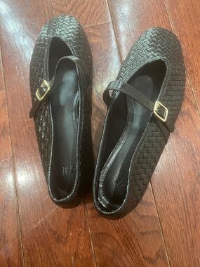 Divided Black Woven Mary Jane Flats with Gold Buckles
